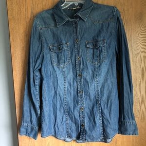 Long sleeved denim Cabi shirt